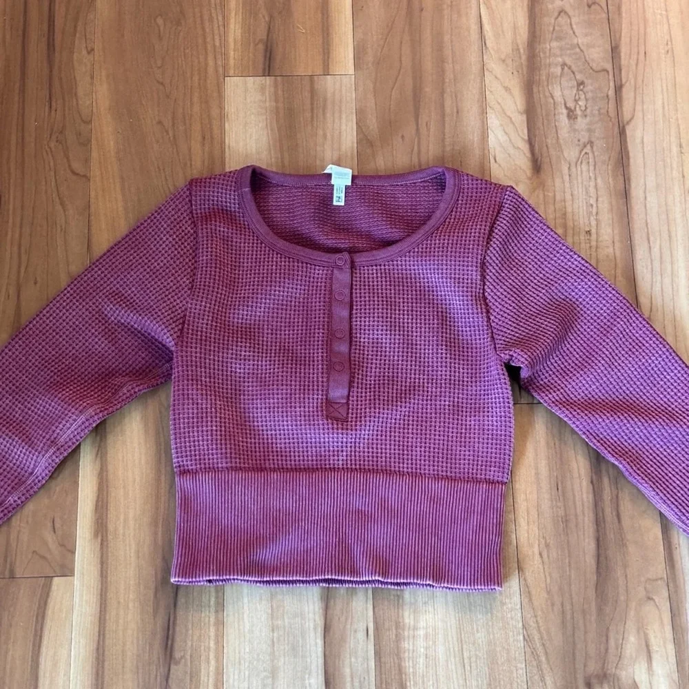 Offline by Aerie long sleeve, button up crop top | XS